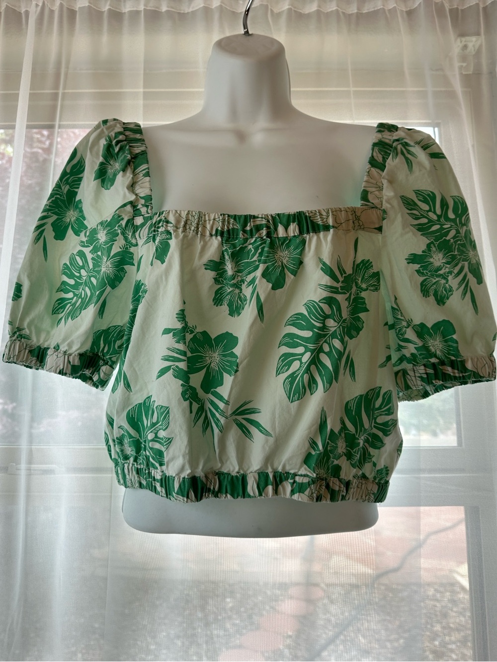 Green Tropical Print Puff Sleeve Crop Top